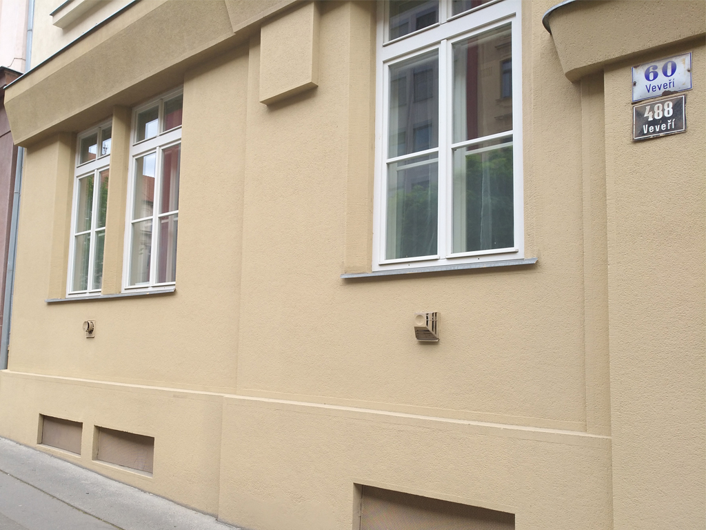 Očištěná fasáda od graffity